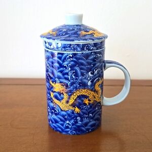 Chinese Porcelain Tea Mug With Lid & Infuser Dragons Blue With Gold/Red Accents